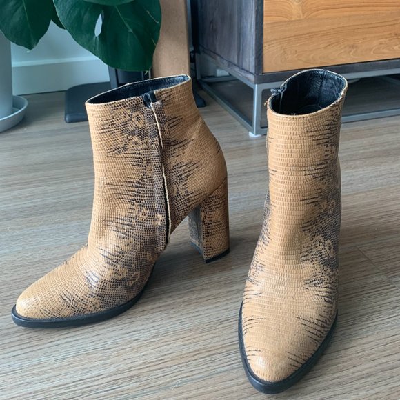 FRĒDA SALVADOR CAMEL SNAKE PRINT BOOTS SIZE 7[NEW] - Picture 5 of 5